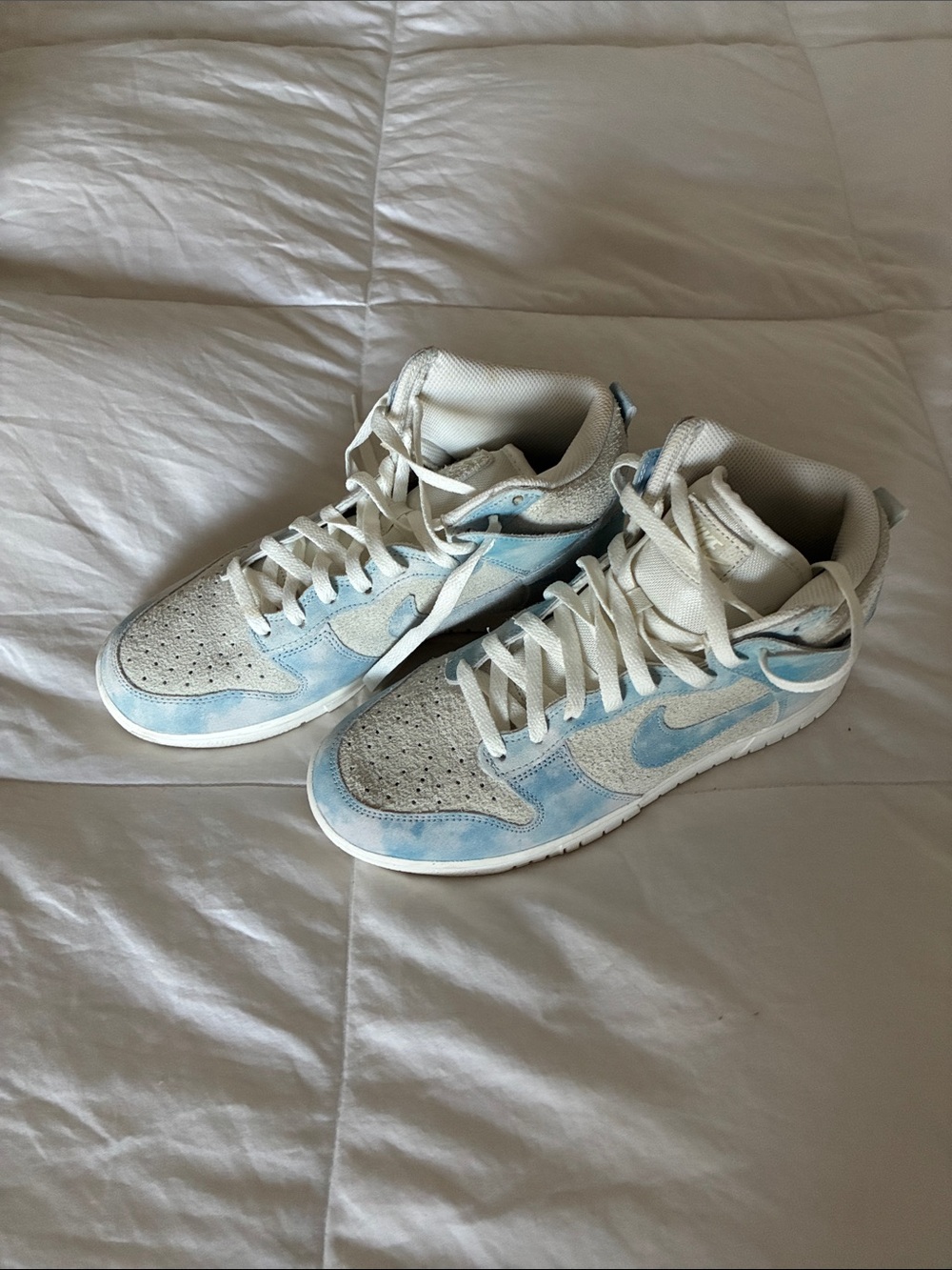 Nike White and Light Blue Low-Top Sneakers